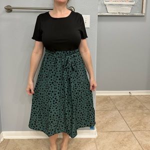 Cupshe, Large, black top, green speckled skirt.